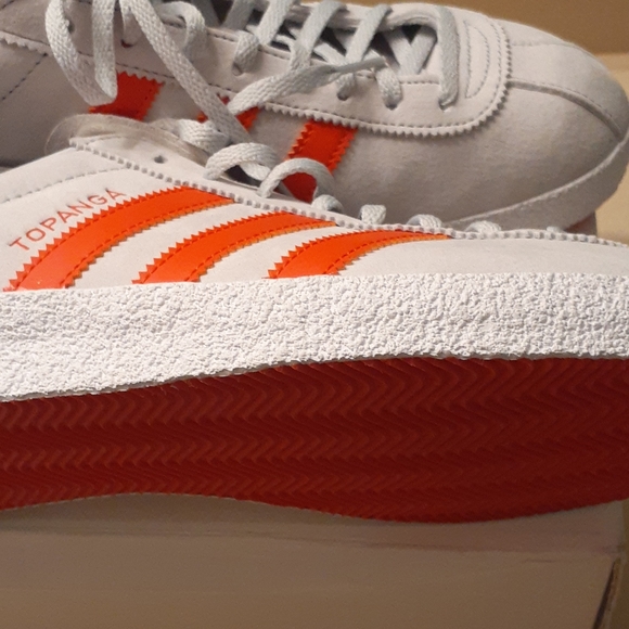 Adidas - Picture 3 of 3